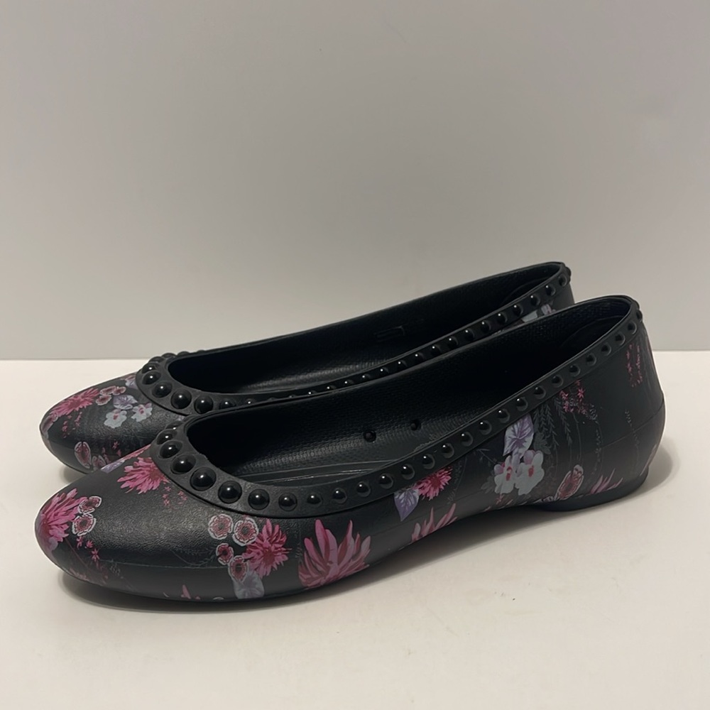 Crocs Lina Luxe Studded Flats Women’s 7 Black Pink Floral Ballet Slip On Shoes